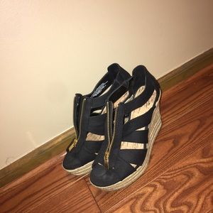 Size 7.5 wedges. Only worn once